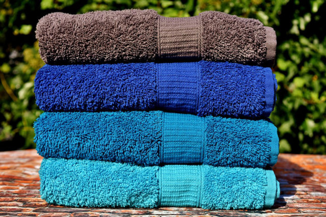 Add White Vinegar To Your Laundry For These Unexpected Benefits (I