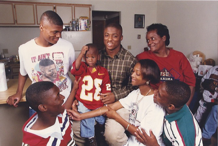 Ex-NFL running back Warrick Dunn has helped 145 single-parent families  become homeowners – New York Daily News