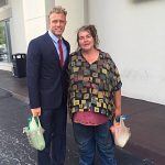 Kind Man Shares His Lunch Each Week With Homeless Woman And Now Teaches Her After Learning She Can’t Read 2