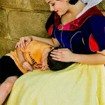 Kind Snow White Noticed Nonverbal Boy With Autism Crying; Gave Him A Hug And Walked With Him Around Epcot 2