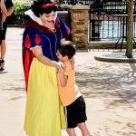 Kind Snow White Noticed Nonverbal Boy With Autism Crying; Gave Him A Hug And Walked With Him Around Epcot 7