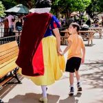 Kind Snow White Noticed Nonverbal Boy With Autism Crying; Gave Him A Hug And Walked With Him Around Epcot 8